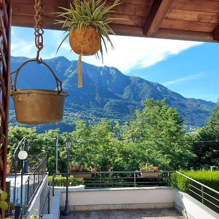 Casa Vacanza Il Glicine Casale Corte Cerro Eksteriør bilde