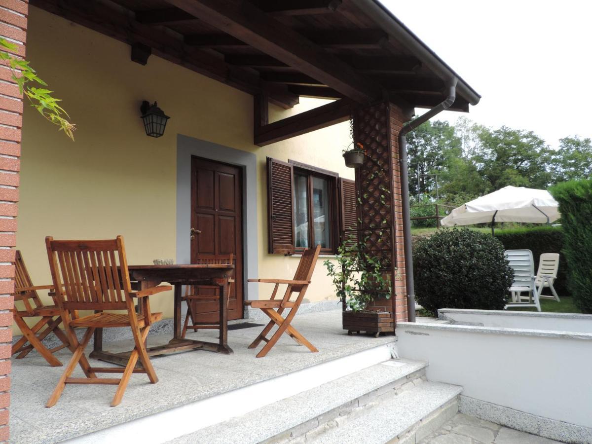 Casa Vacanza Il Glicine Casale Corte Cerro Eksteriør bilde
