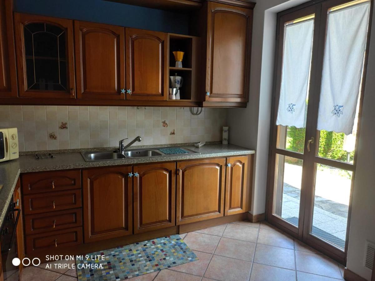 Casa Vacanza Il Glicine Casale Corte Cerro Eksteriør bilde