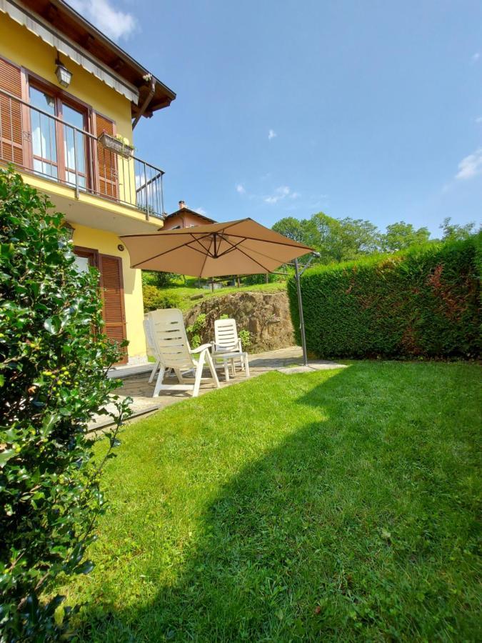 Casa Vacanza Il Glicine Casale Corte Cerro Eksteriør bilde