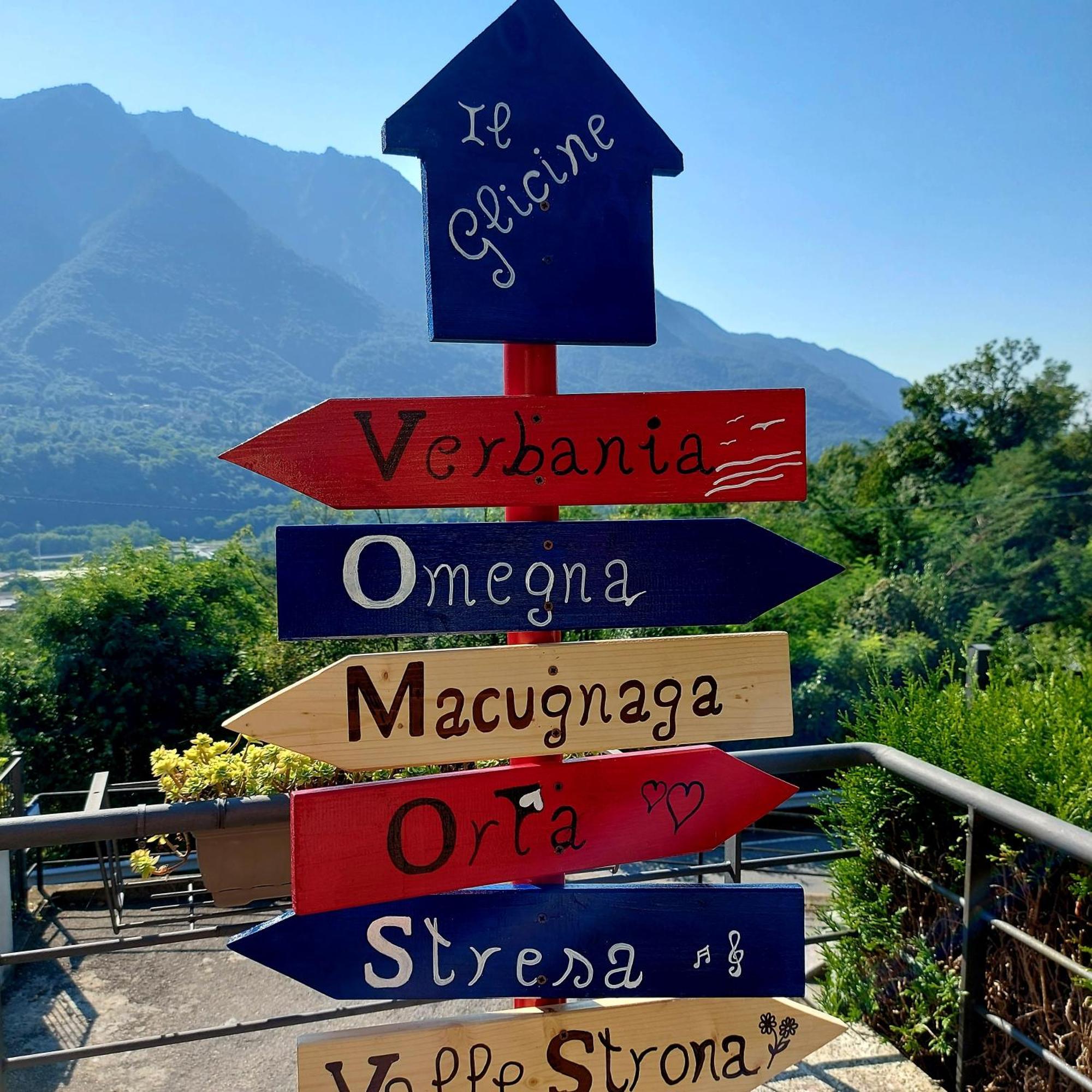 Casa Vacanza Il Glicine Casale Corte Cerro Eksteriør bilde