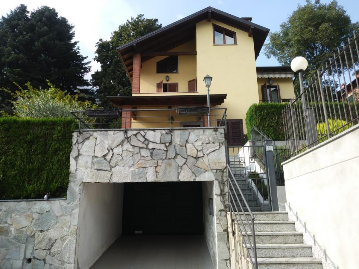 Casa Vacanza Il Glicine Casale Corte Cerro Eksteriør bilde